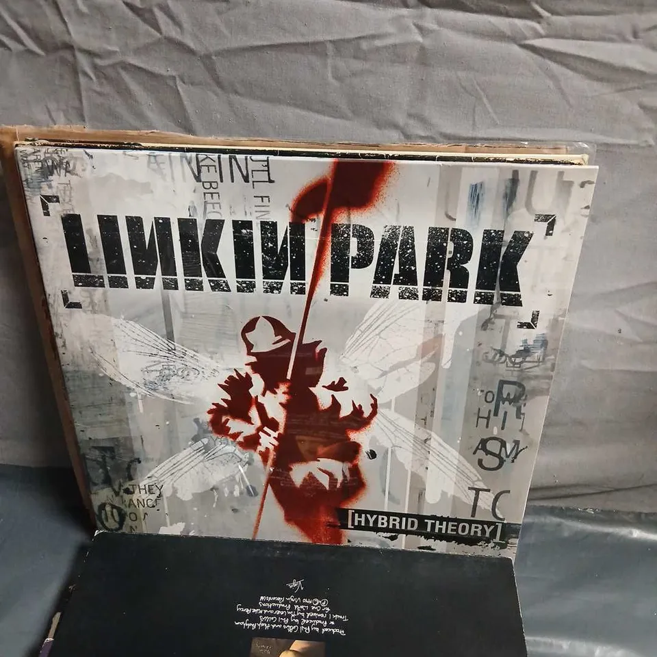 SET OF APPROX 12 VINYL'S TO INCLUDE - PHIL COLLINS, LINKIN PARK, NOW THATS WHAT I CALL MUSIC 16, HURRICANE AND CLIVILLES + COLE