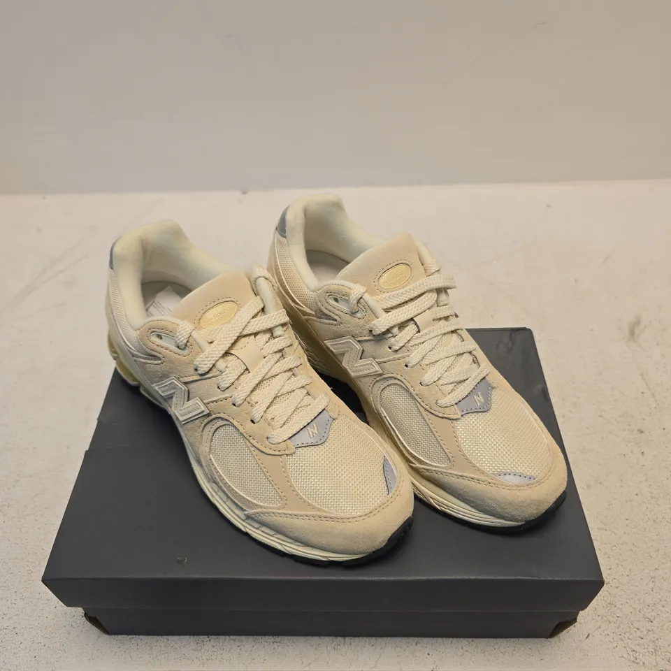 NEW BALANCE M2002RCC BEIGE TRAINERS – UK 38 (US 5.5)