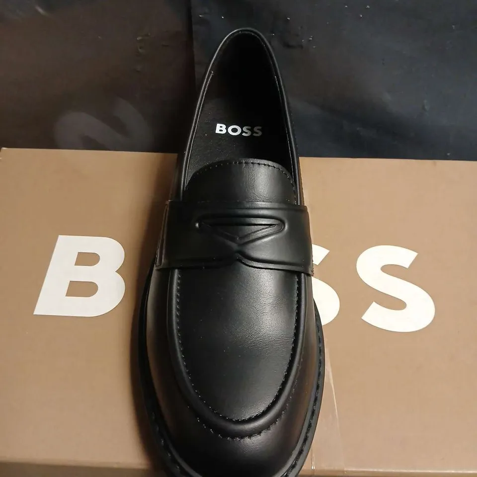BOXED PAIR OF HUGO BOSS VANITY MOCASSIN-C BLACK LEATHER PENNY LOAFERS - UK SIZE 3