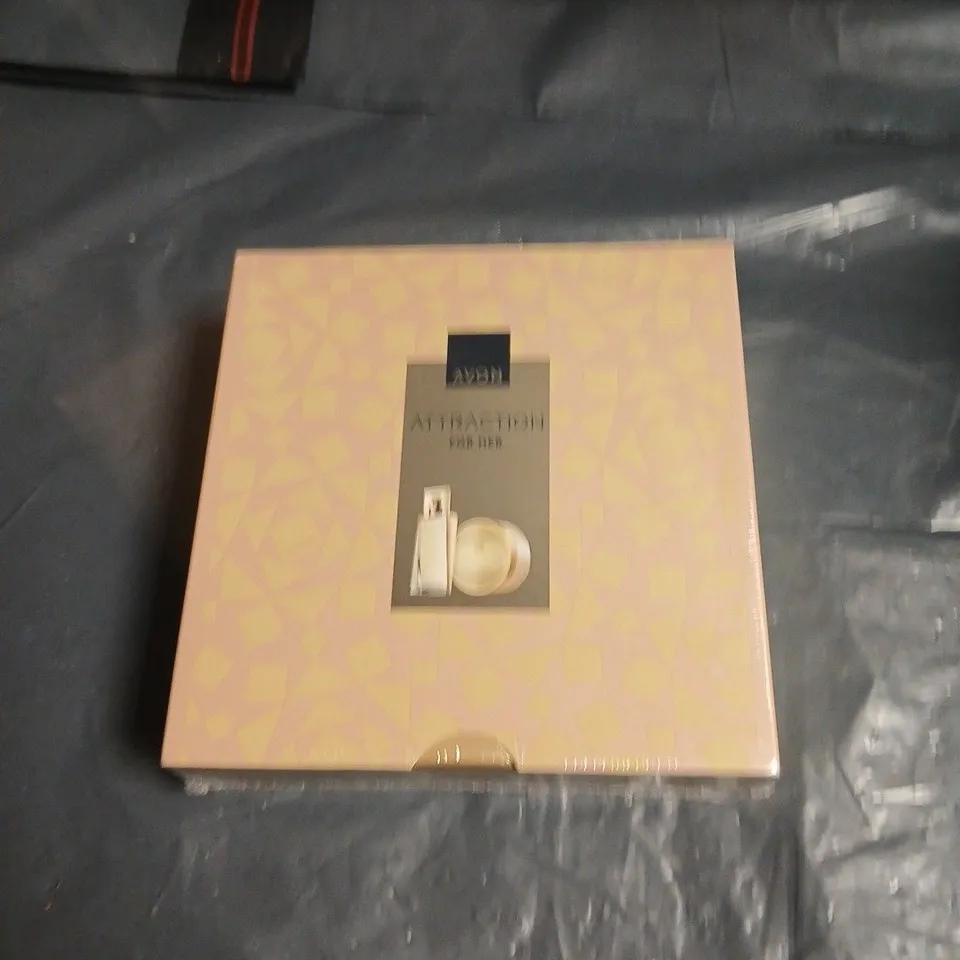 AVON FRAGRANCE FOR HER GIFT SET 