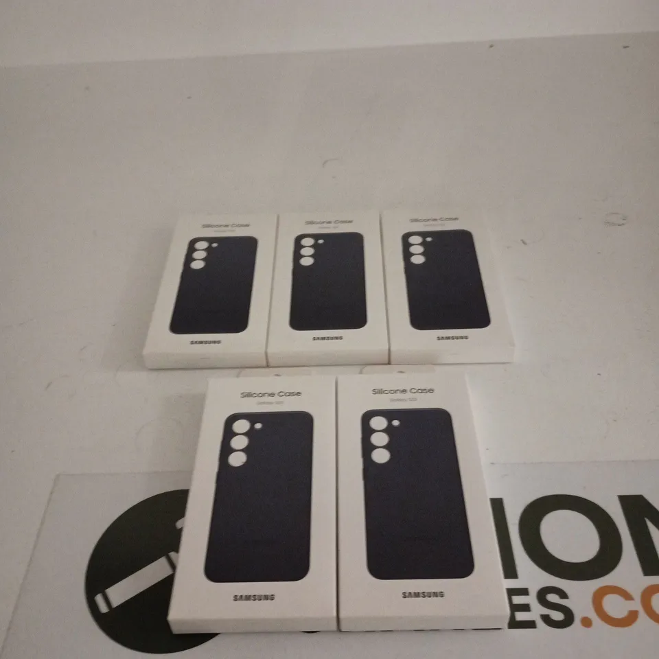 BOX OF APPROXIMATELY 40 SILICONE CASES FOR SAMSUNG GALAXY S23