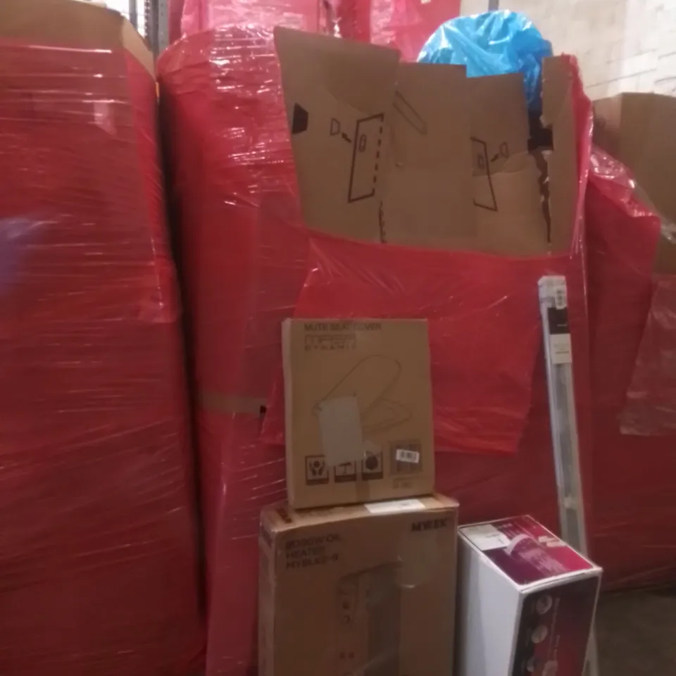 PALLET OF ASSORTED HOUSEHOLD GOODS AND FURNITURE TO INCLUDE;MASS DYNAMIC SEAT COVER, MYLEK 2000W OIL HEATER MYBLK2-9, VENETIAN BLINDS ETC