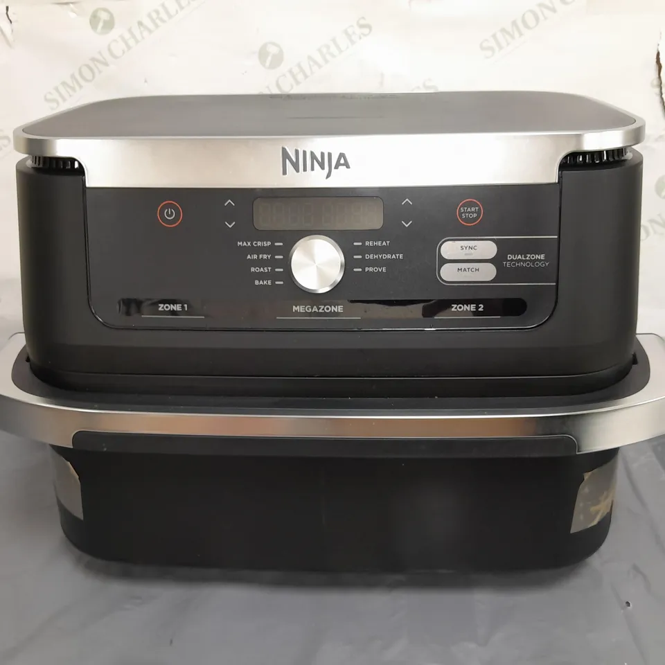 BOXED NINJA 10.4L FOODI FLEXDRAWER DUAL AIR FRYER IN BLACK AF500UK