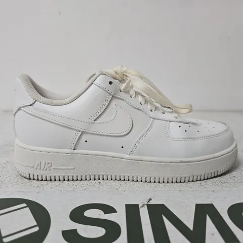 NIKE AIR FORCE 1 WHITE LEATHER SNEAKERS - SIZE 5.5