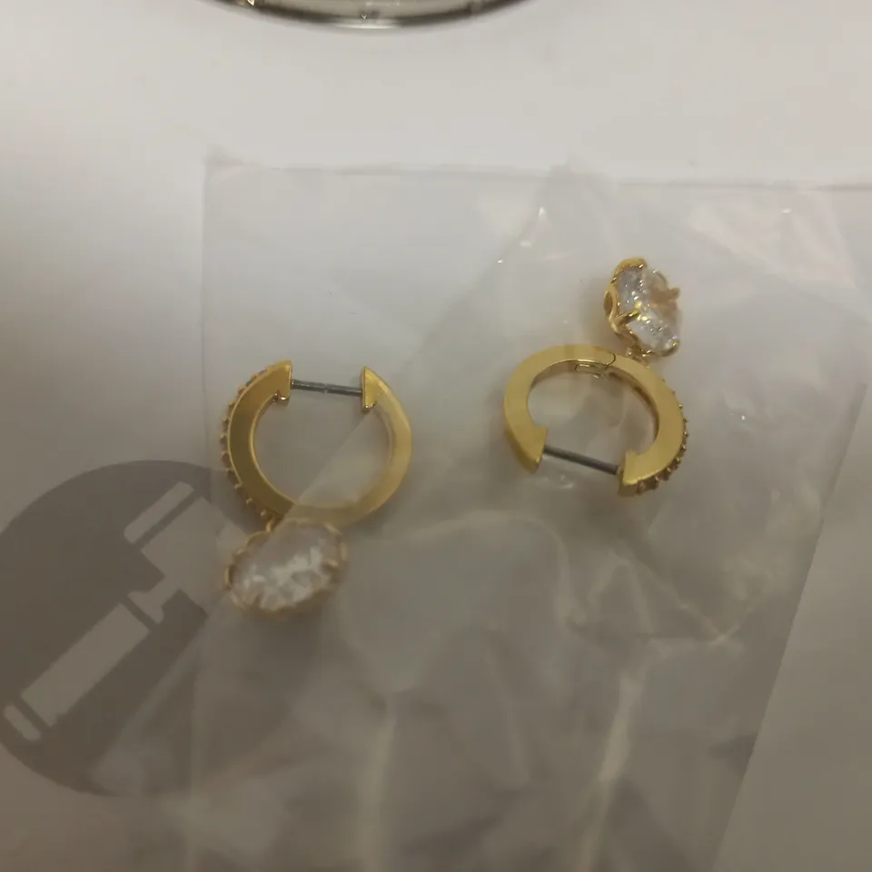 LOT OF 10 ASSORTED JEWELLERY ITEMS, TO INCLUDE TOMMY HILFIGER, OLIVIA BURTON, KATE SPADE, VIVIENNE WESTWOOD & GUESS RRP £520