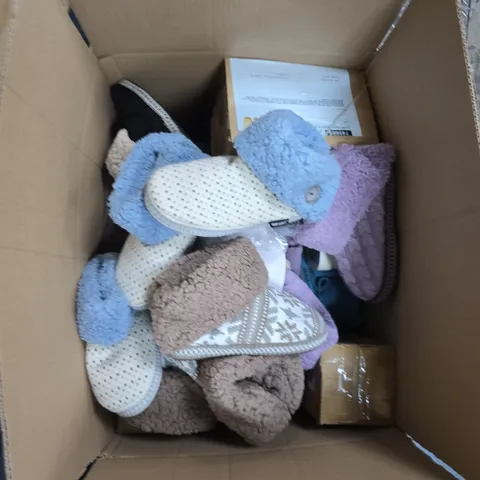 BOX OF APPROXIMATELY 20 ASSORTED ITEMS TO INCLUDE: MUK LUKS BOOTS