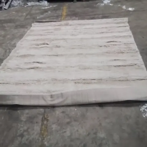 QUALITY DESIGNER AREA RUG - APPROXIMATELY 265X200