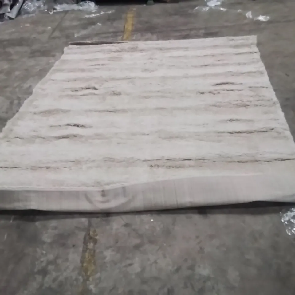 QUALITY DESIGNER AREA RUG - APPROXIMATELY 265X200