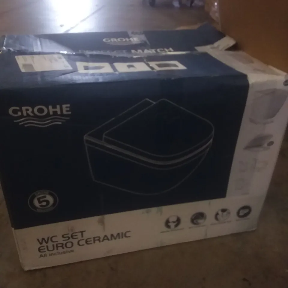 BOXED GROHE PERFECT MATCH WC SET EURO CERAMIC 
