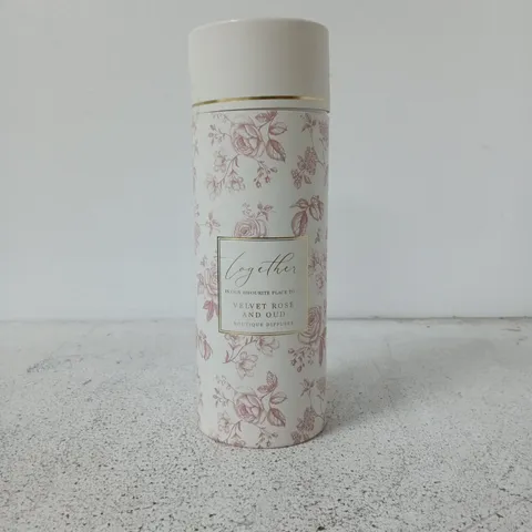 LESSER AND PAVEY HEARTS DESIGNS TOGETHER VELVET ROSE & OUD BOUTIQUE DIFFUSER – DECORATED BOTTLE