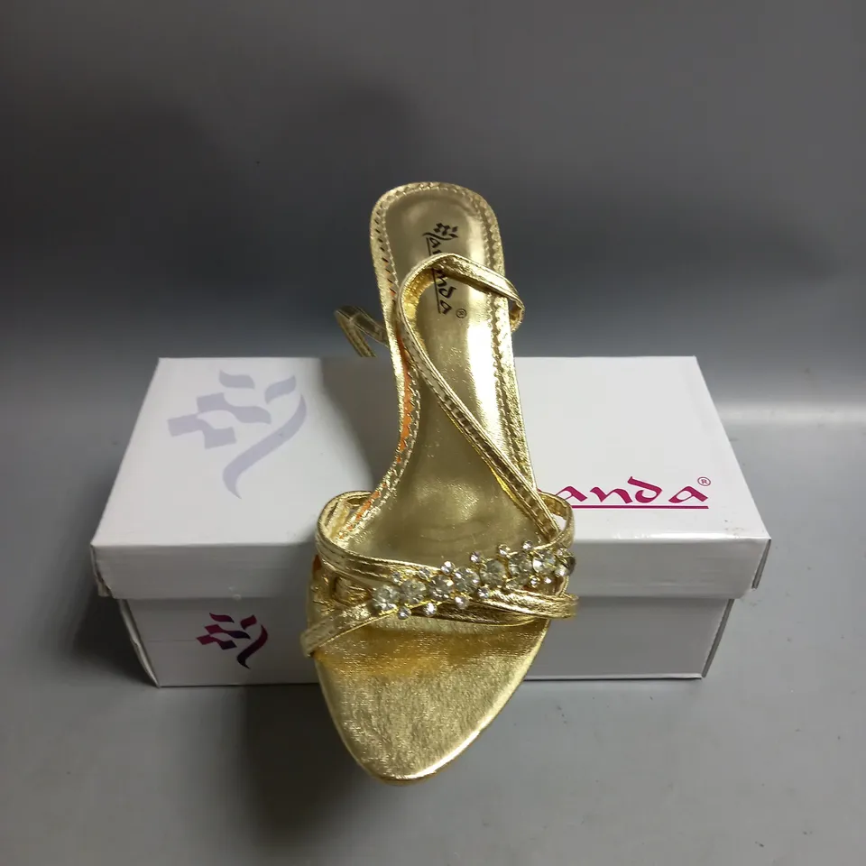 BOXED AVANDA LADIES GOLD SLING BACK SANDALS WITH CRYSTAL DETAIL. SIZE EU 36