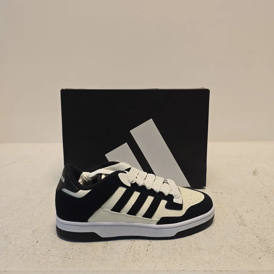 ADIDAS RAPID COURT LOW SNEAKERS – BLACK/WHITE, UK 6.5 (US 7) – BOXED