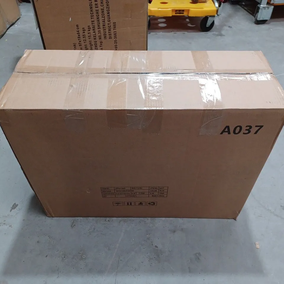 BOXED UNBRANDED GAMING/OFFICE CHAIR BLUE/BLACK