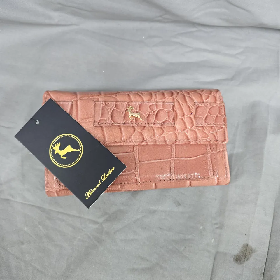 ASHWOOD CROC LEATHER BOXED PURSE