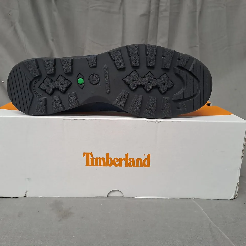 BOXED PAIR OF TIMBERLAND EURO ROCK MID HIKER SHOES IN NAVY UK SIZE 8