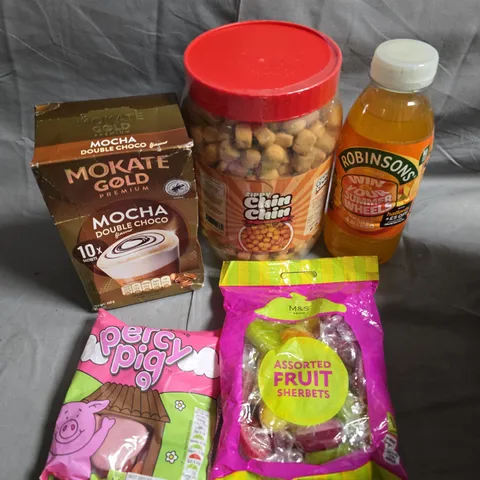 APPROXIMATELY 10 ASSORTED FOOD/DRINK PRODUCTS TO INCLUDE ZIPPY CHIN CHIN, ROBINSONS DRINKS, PERCY PIG SWEETS ETC 