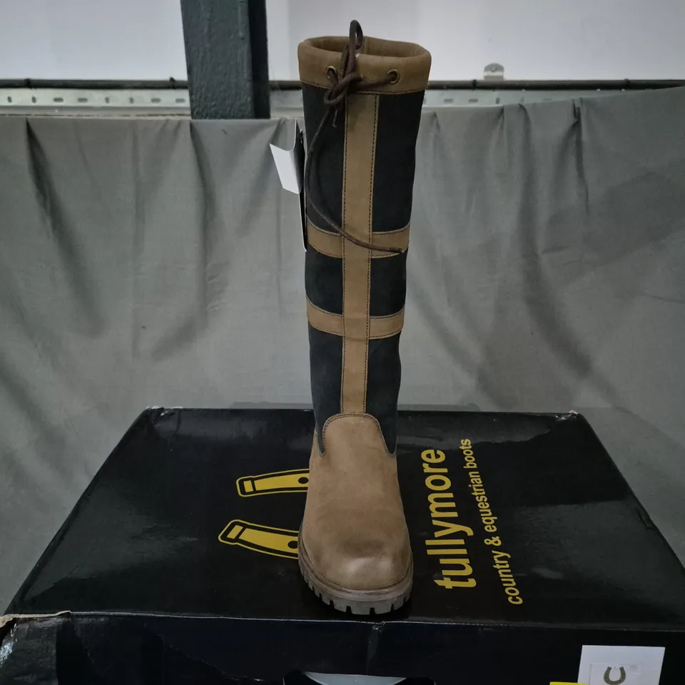 BOXED TULLYMORE WANSFORD III BOOT ORIGINAL FIT - SIZE 4