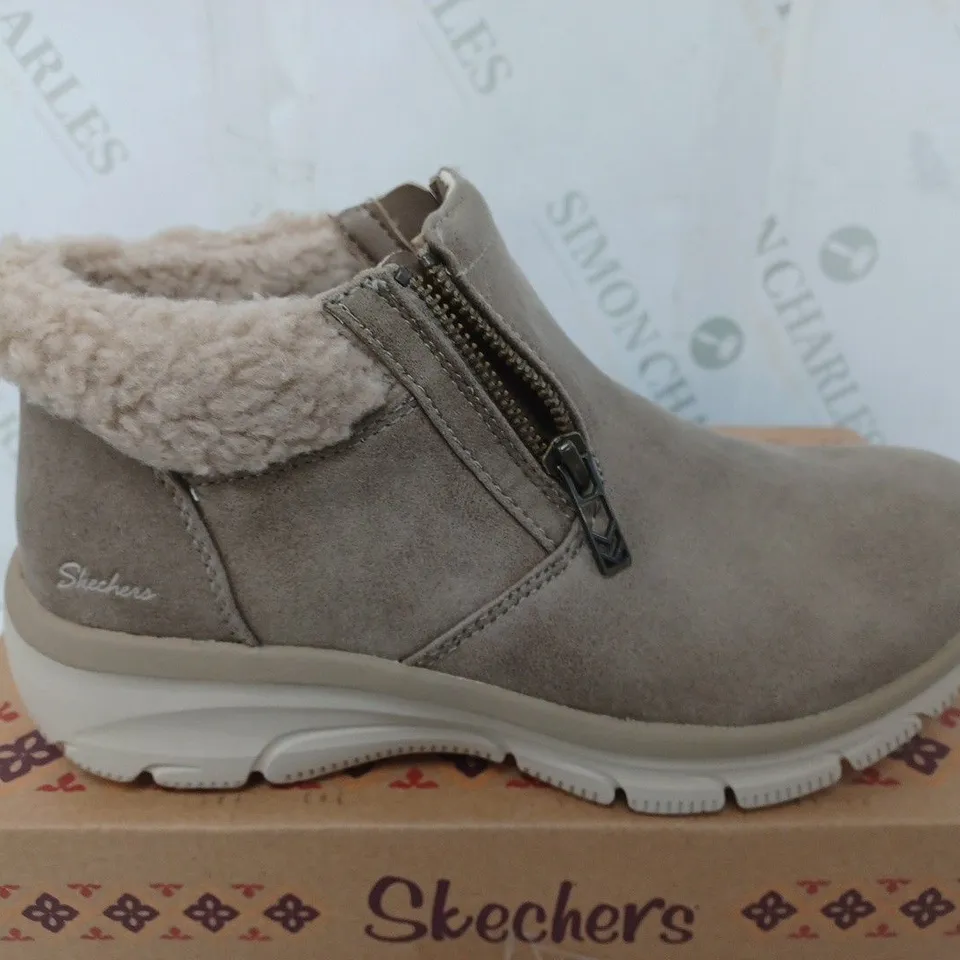 SKETCHERS EASY GOING BOOT IN TAUPE - SIZE 4