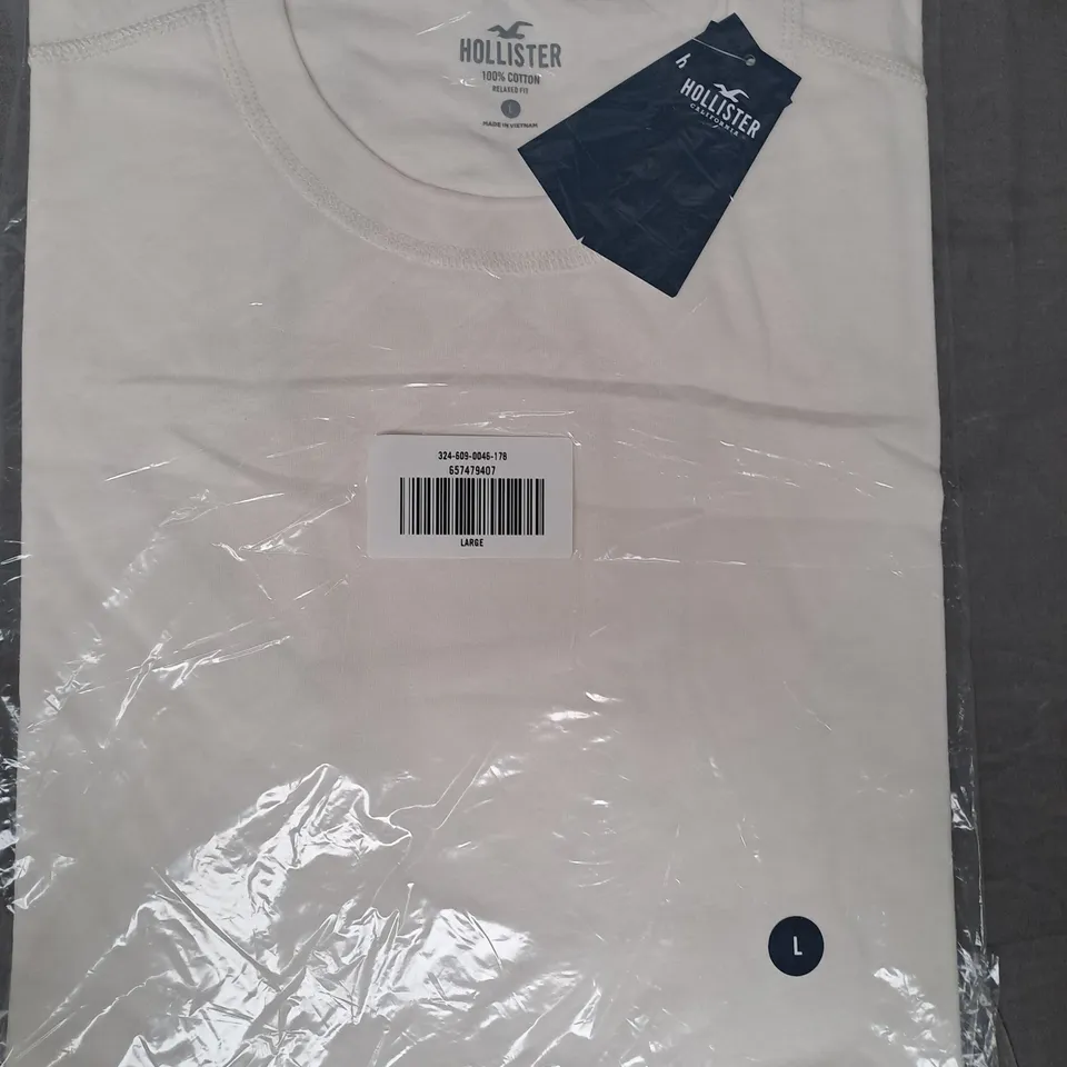 HOLLISTER COTTON T-SHIRT IN CREAM SIZE LARGE