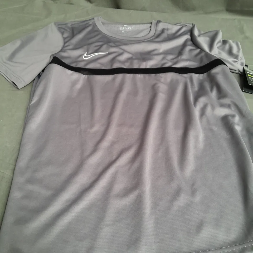 NIKE GRAY GYM TO SIZE L 