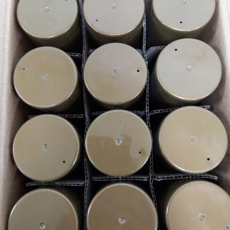 BOX OF 12 X 151 METALLIC GOLD SPRAY PAINT 