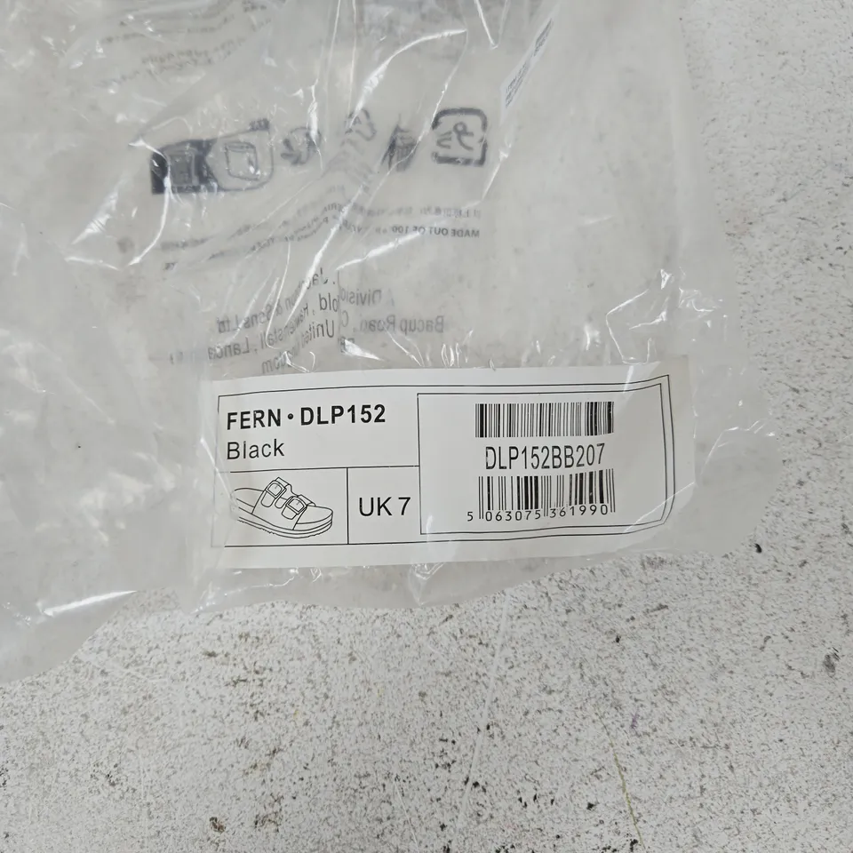  DUNLOP FERN DLP152 BLACK SANDALS – UK 7