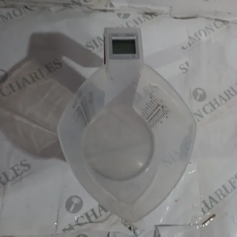 UNBRANDED MEASURING JUG SCALE IN RED 1L