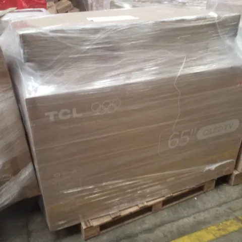 PALLET CONTAINING APPROXIMATELY 8 ASSORTED DAMAGED TVS