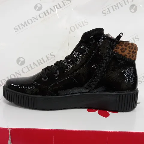 BOXED PAIR OF RIEKER HI TOP TRAINERS IN BLACK UK SIZE 6