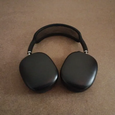 BLACK OVER-EAR HEADPHONES