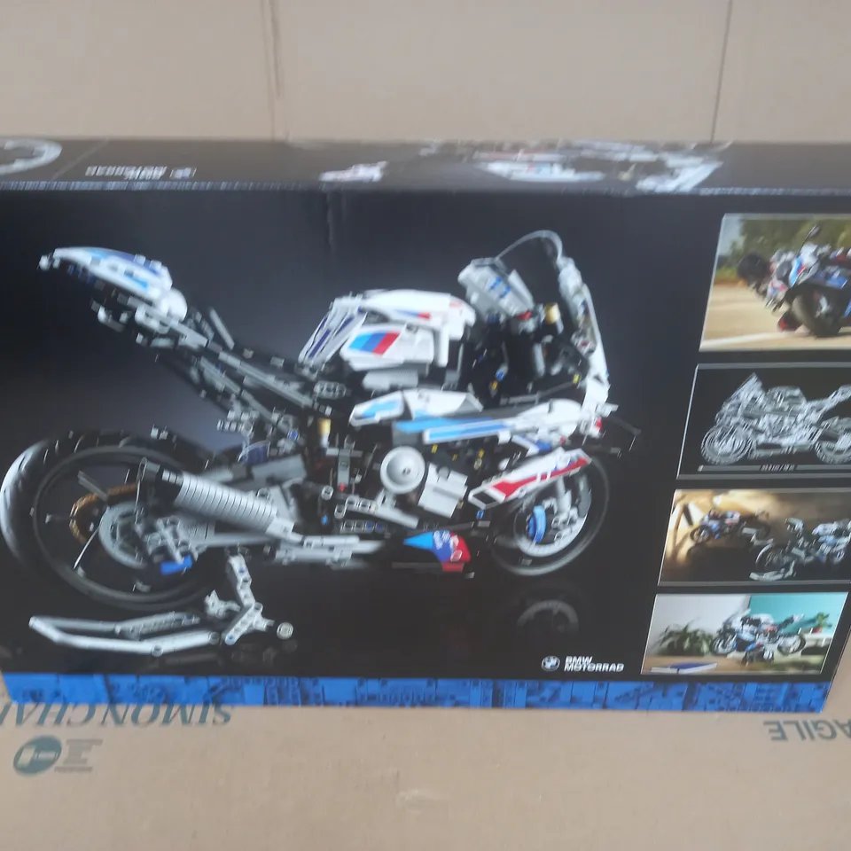 BOXED LEGO TECHNIC 42130 M 1000 RR BMW MOTORBIKE  RRP £214.99