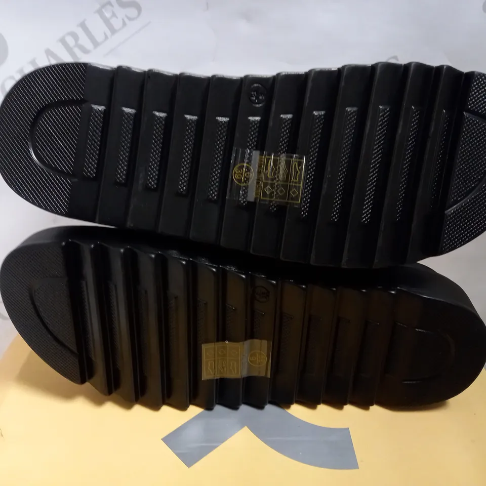 KOI VEGAN DEVARDA CROSS BLACK SLIDERS - SIZE 6 