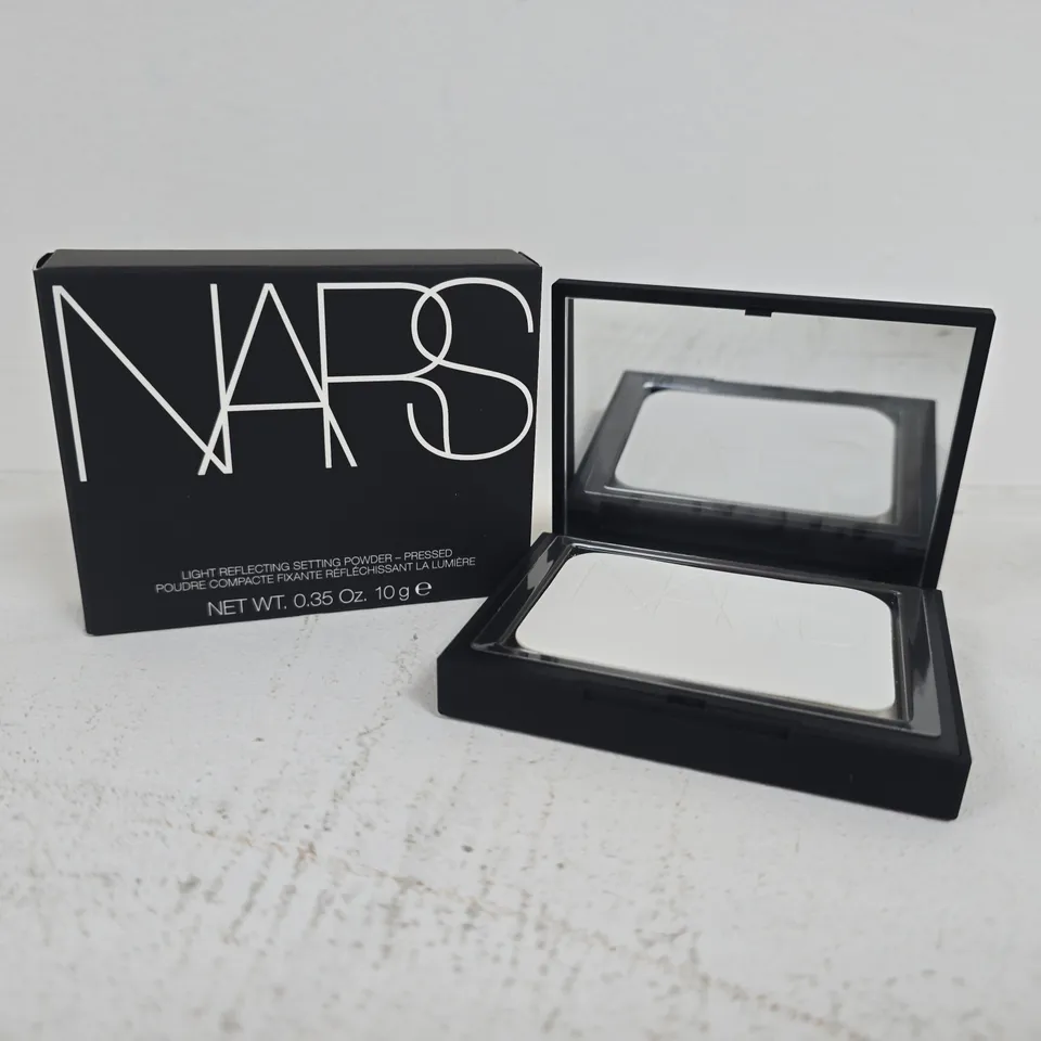 BOXED NARS LIGHT REFLECTING SETTING POWDER (10G) - TRANSLUCENT CRYSTAL