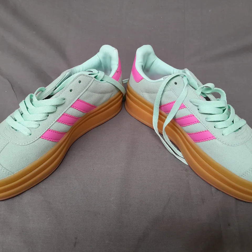 PAIR OF ADIDAS GAZELLE SHOES IN MINT GREEN/PINK UK SIZE 6.5