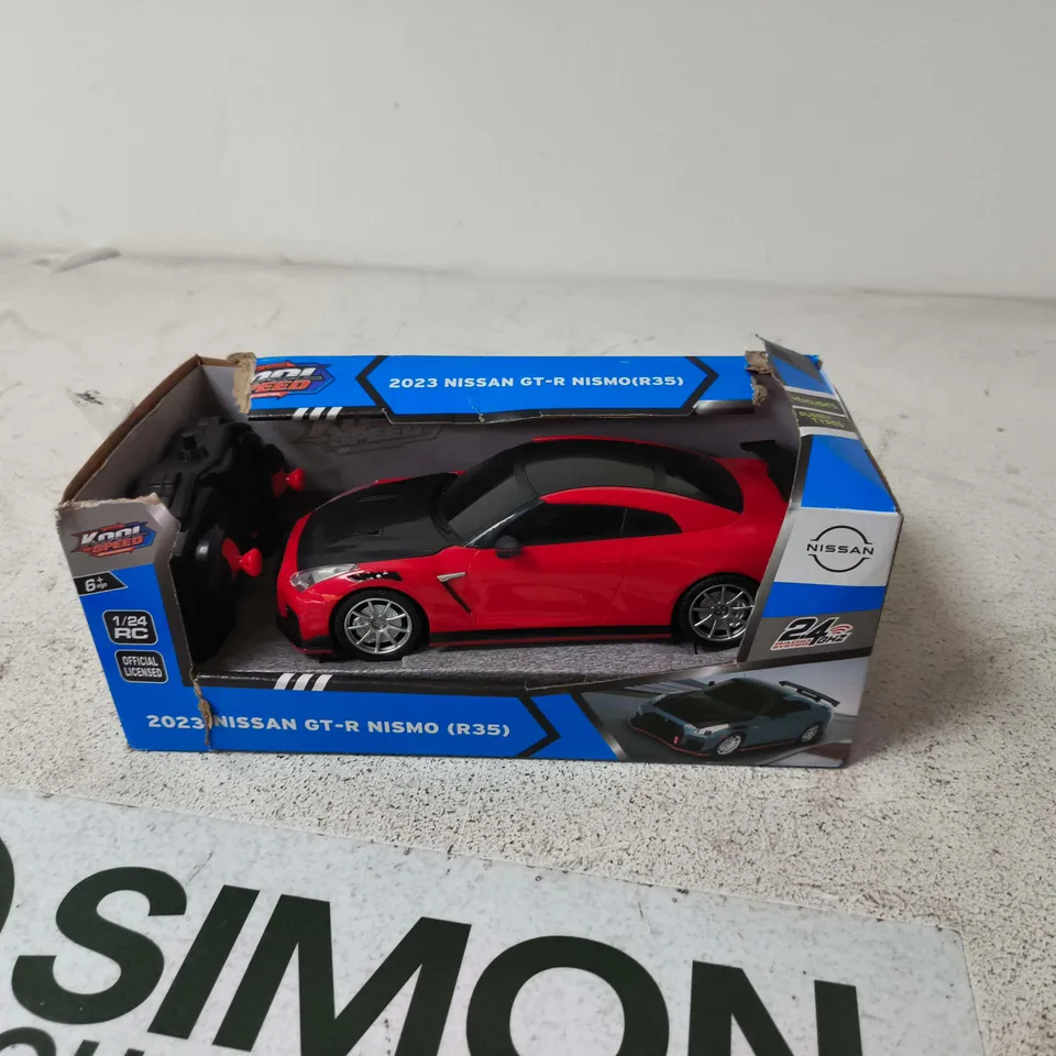 NISSAN GT-R NISMO (R35) 1:24 SCALE REMOTE-CONTROL CAR – BOXED