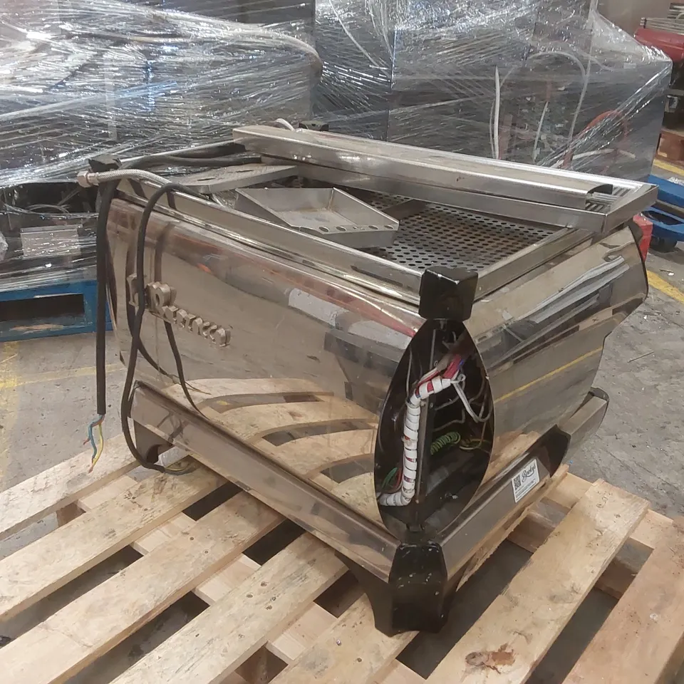 LA MARZOCCO COMMERCIAL 2 GROUP COFFEE MACHINE