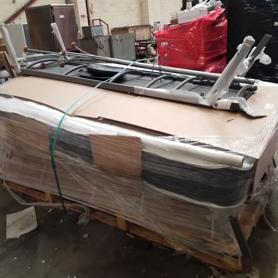 PALLET CONTAINING ASSORTED PRODUCTS INCLUDING SUN LOUNGERS, MATTRESS & GARDEN GAZEBOS