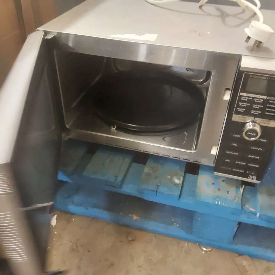 SHARP 900W MICROWAVE OVEN