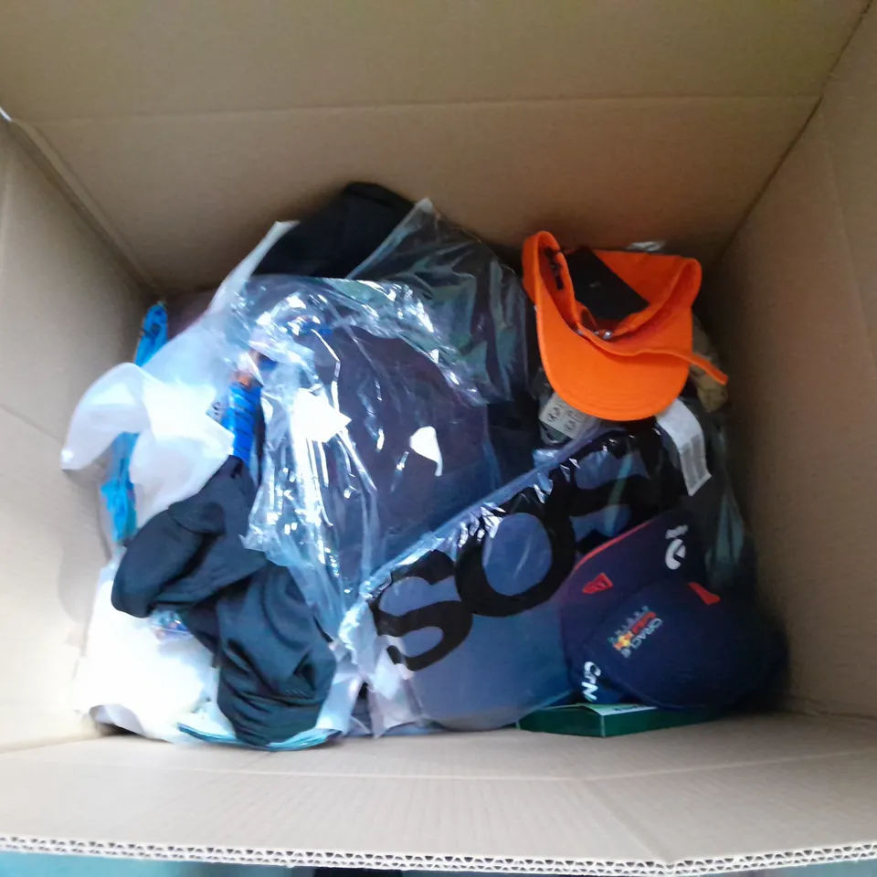 BOX OF APPROXIMATELY 20 ASSORTED CLOTHING AND FASHION ITEMS IN VARIOUS STYLES, SIZES, AND COLOURS - COLLECTION ONLY