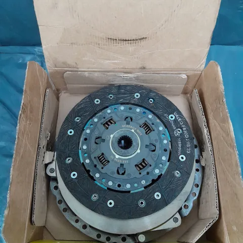 BOXED SCHAEFFLER REPSET CLUTCH KIT 