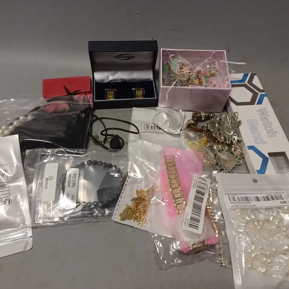 APPROXIMATELY 20 ASSORTED JEWELLERY PRODUCTS TO INCLUDE CUFFLINKS, WATCH BAND, RINGS, ETC