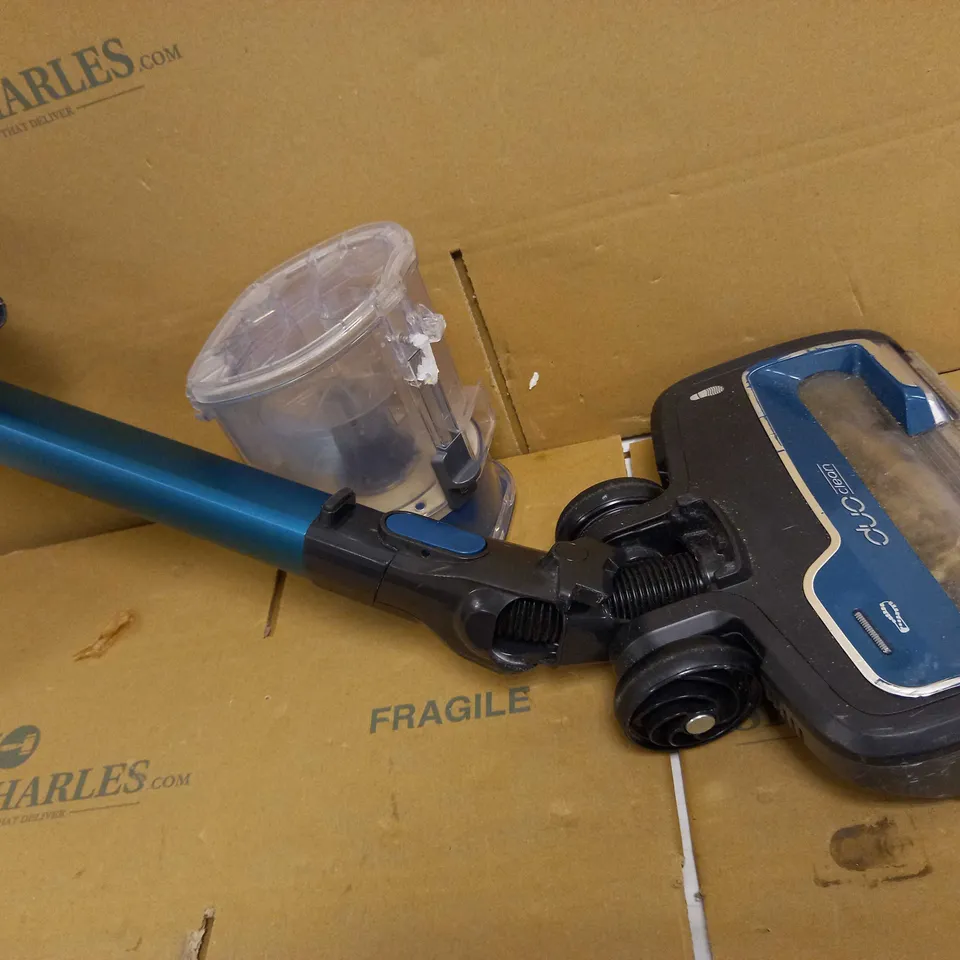 SHARK CORDLESS STICK VACUUM CLEANER