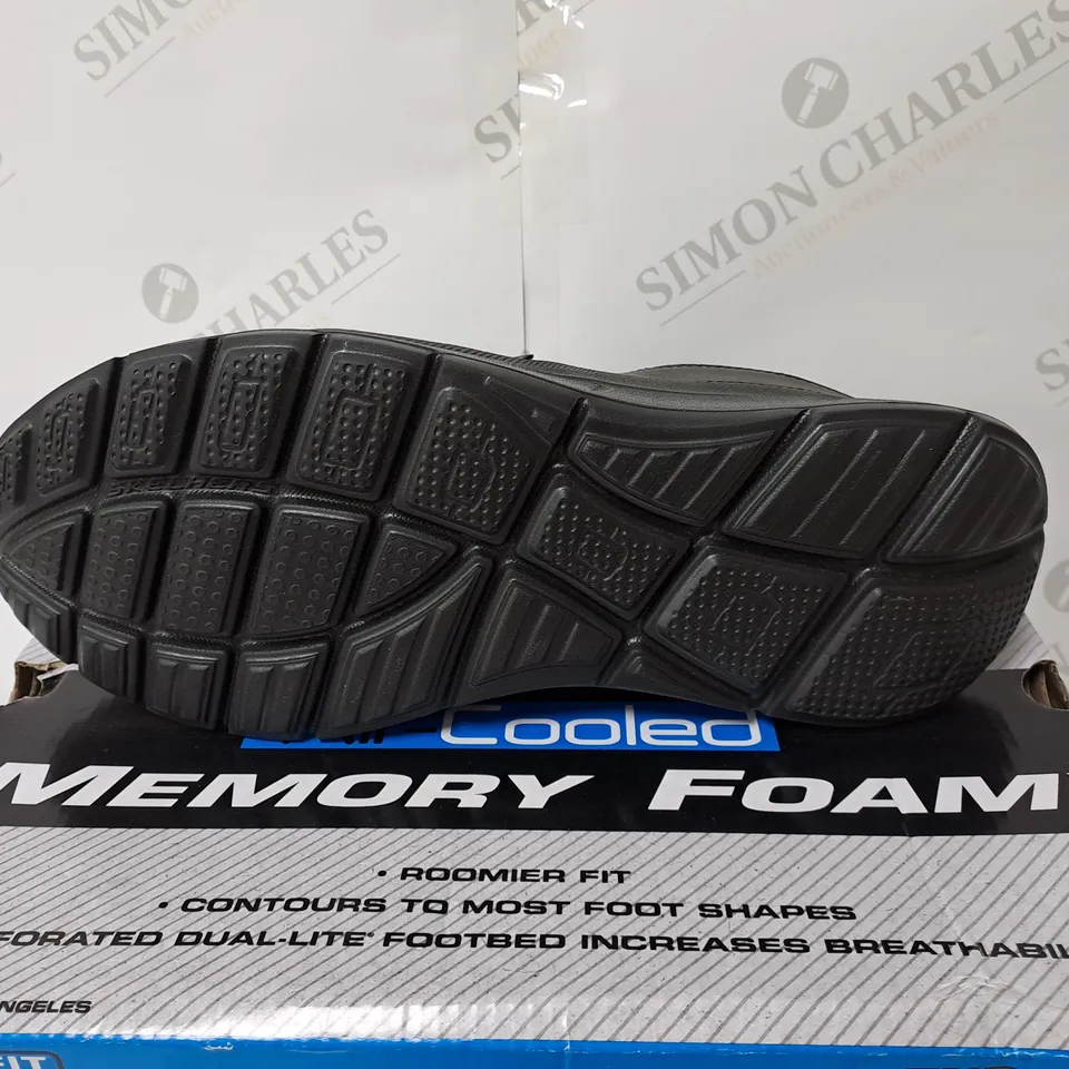 BOXED PAIR OF SKETCHERS RELAXED FIT JUAL-LITE EQUALIZER SHOES - BLACK // SIZE: 9 UK 