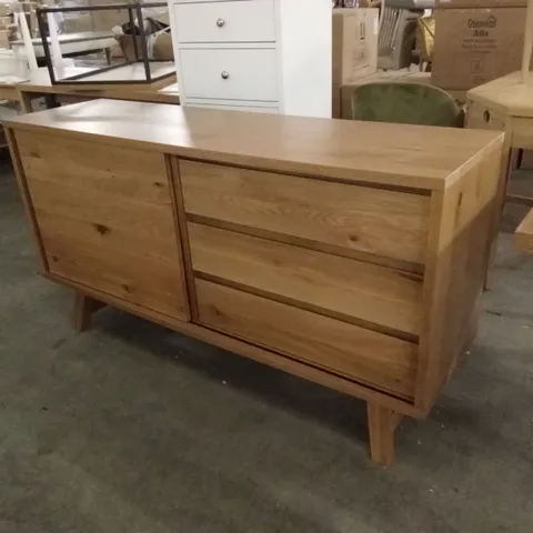 QUALITY DESIGNER CAMDEN RUSTIC OAK WIDE SIDEBOARD