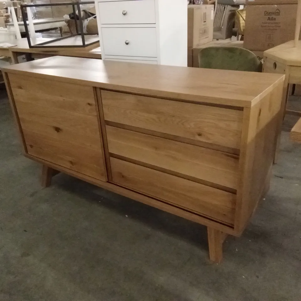 QUALITY DESIGNER CAMDEN RUSTIC OAK WIDE SIDEBOARD