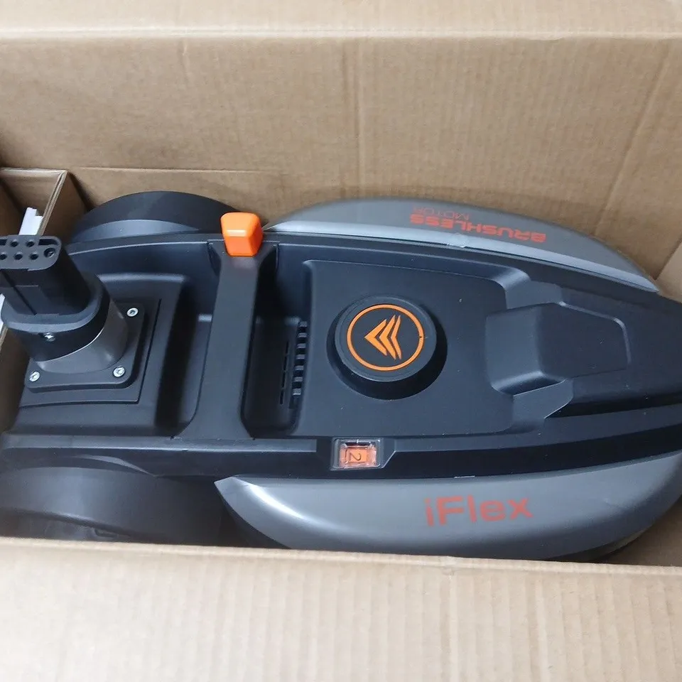 YARD FORCE IFLEX CORDLESS MOWER, GRASS & HEDGE TRIMMER 3-IN-1 SET – BOXED (4.0AH)