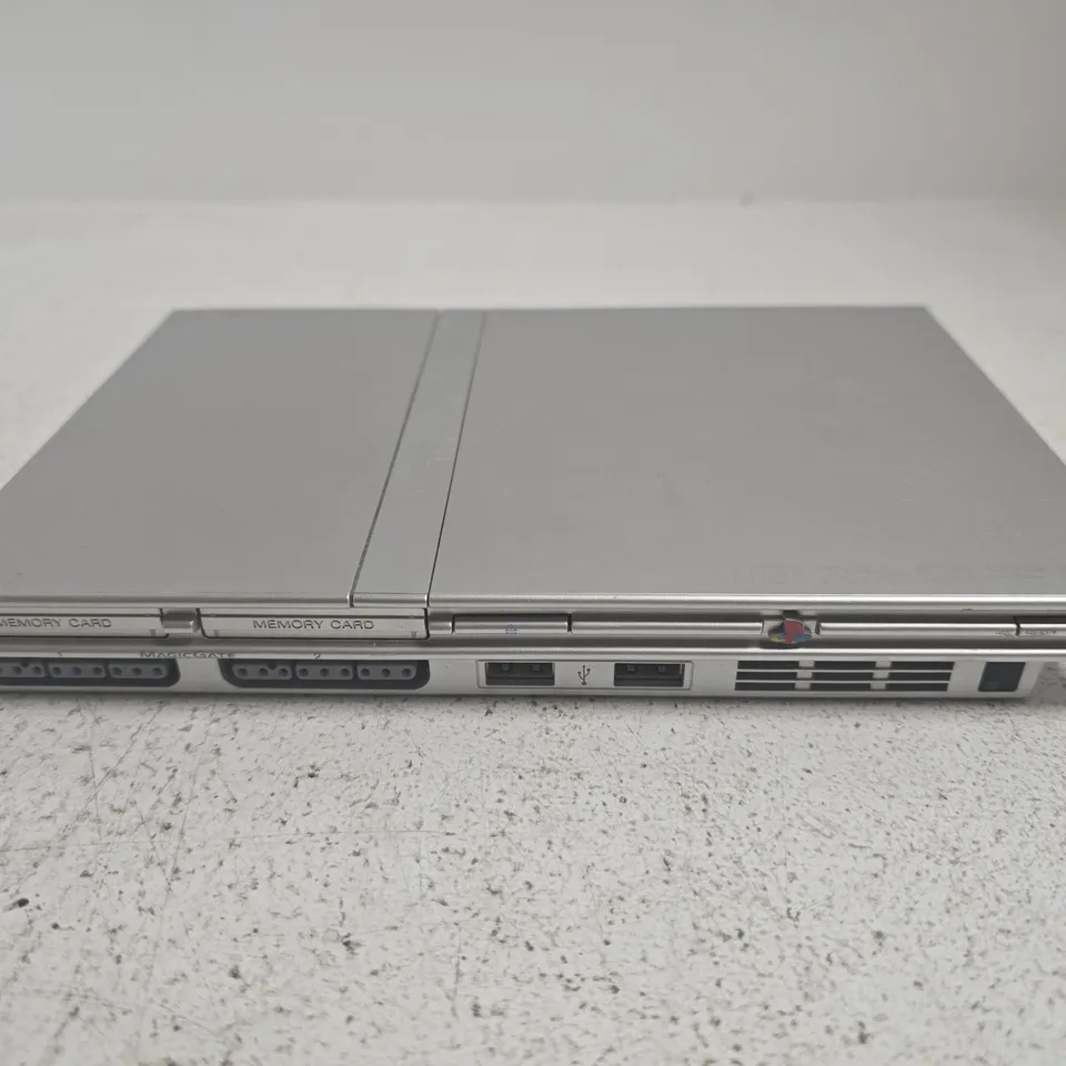 SONY PLAYSTATION 2 SLIM VIDEO GAMES CONSOLE IN SILVER MODEL SCPH-75003