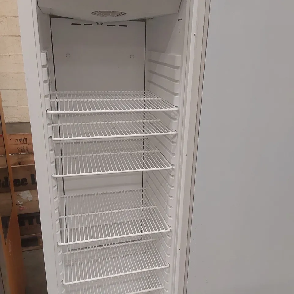 GRAM COMMERCIAL TEMPERATURE CONTROLLED FOOD STORAGE CABINET