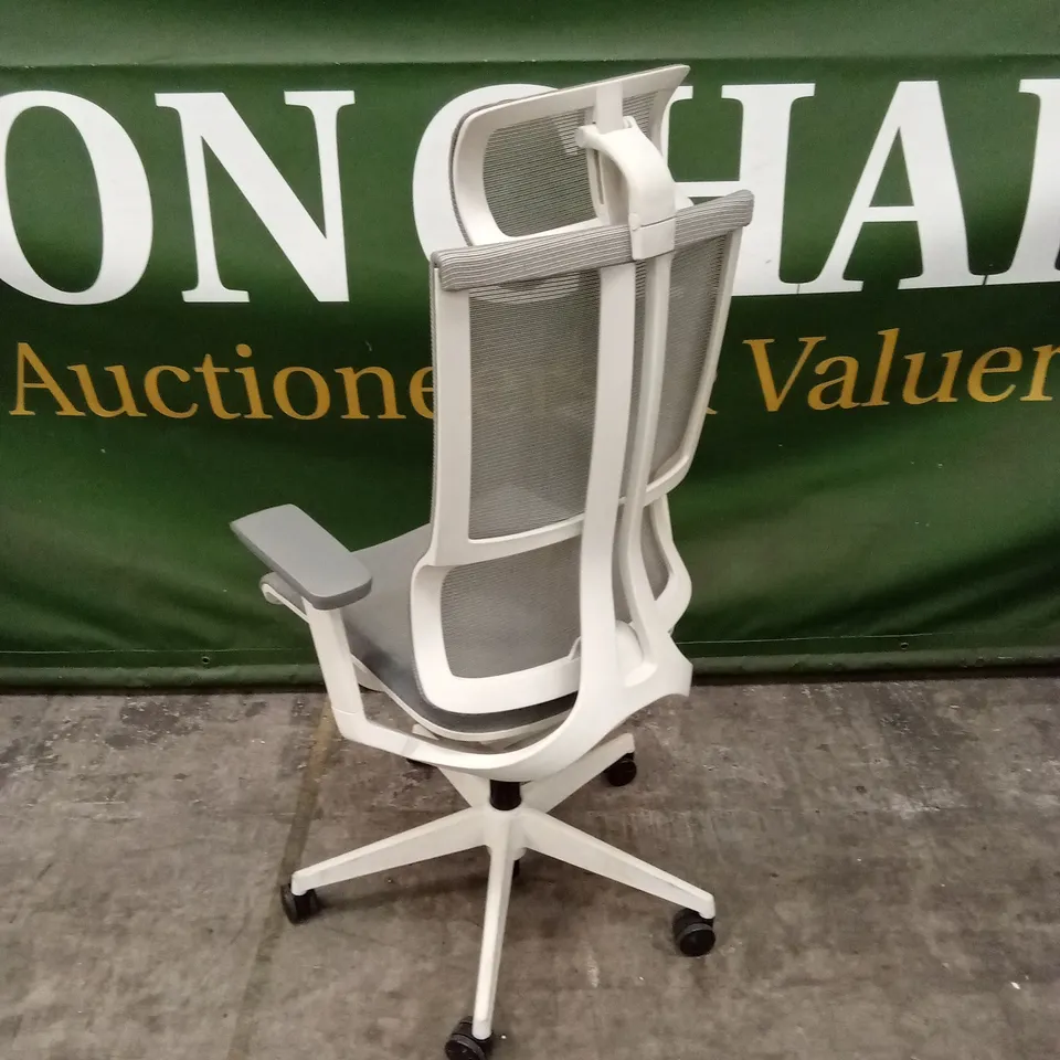 MESH OFFICE CHAIR WITH HEADREST - GREY/WHITE