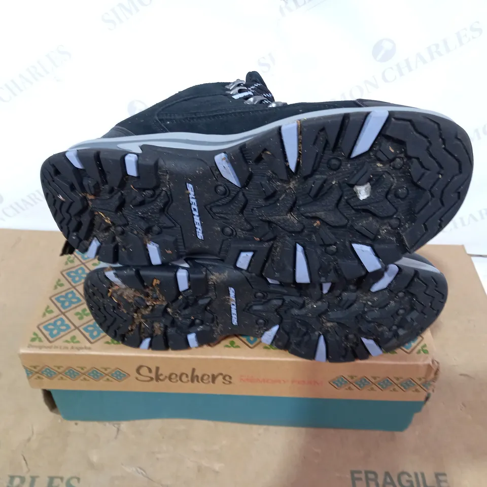 BOXED PAIR OF SKECHERS - SIZE 5.5